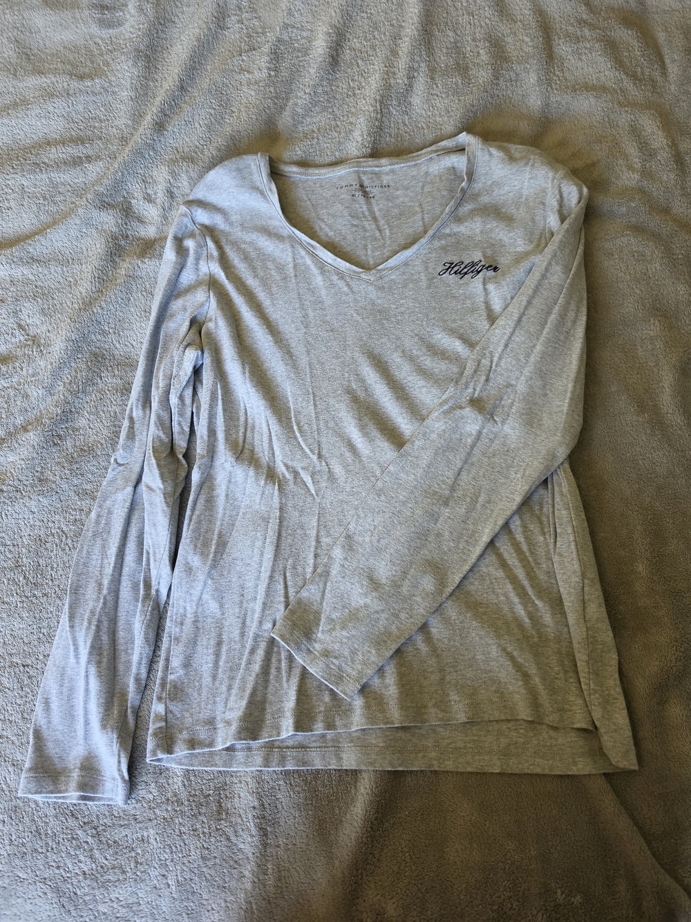 Tommy Hilfiger Heather Gray V-Neck Long Sleeve Top